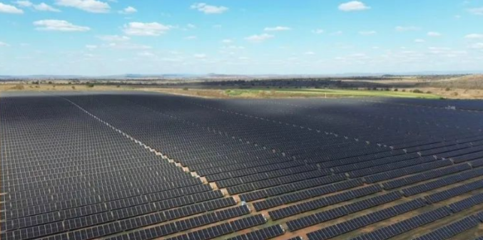 Najväčšia americká fotovoltaická elektráreň pripojená do siete v Brazílii