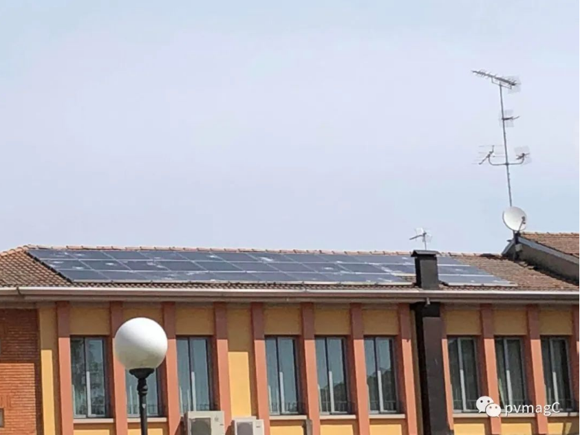 Aké veľké krupobitie môže poškodiť fotovoltaický systém?