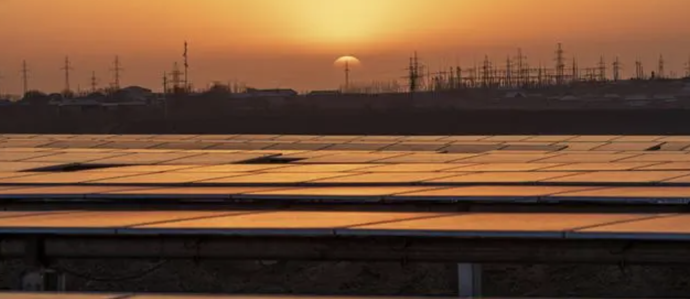 Návšteva fotovoltaického projektu Samarkand v Uzbekistane